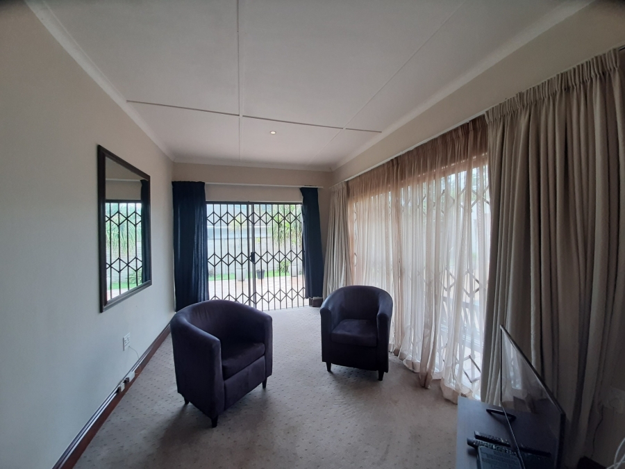 5 Bedroom Property for Sale in Nahoon Valley Park Eastern Cape